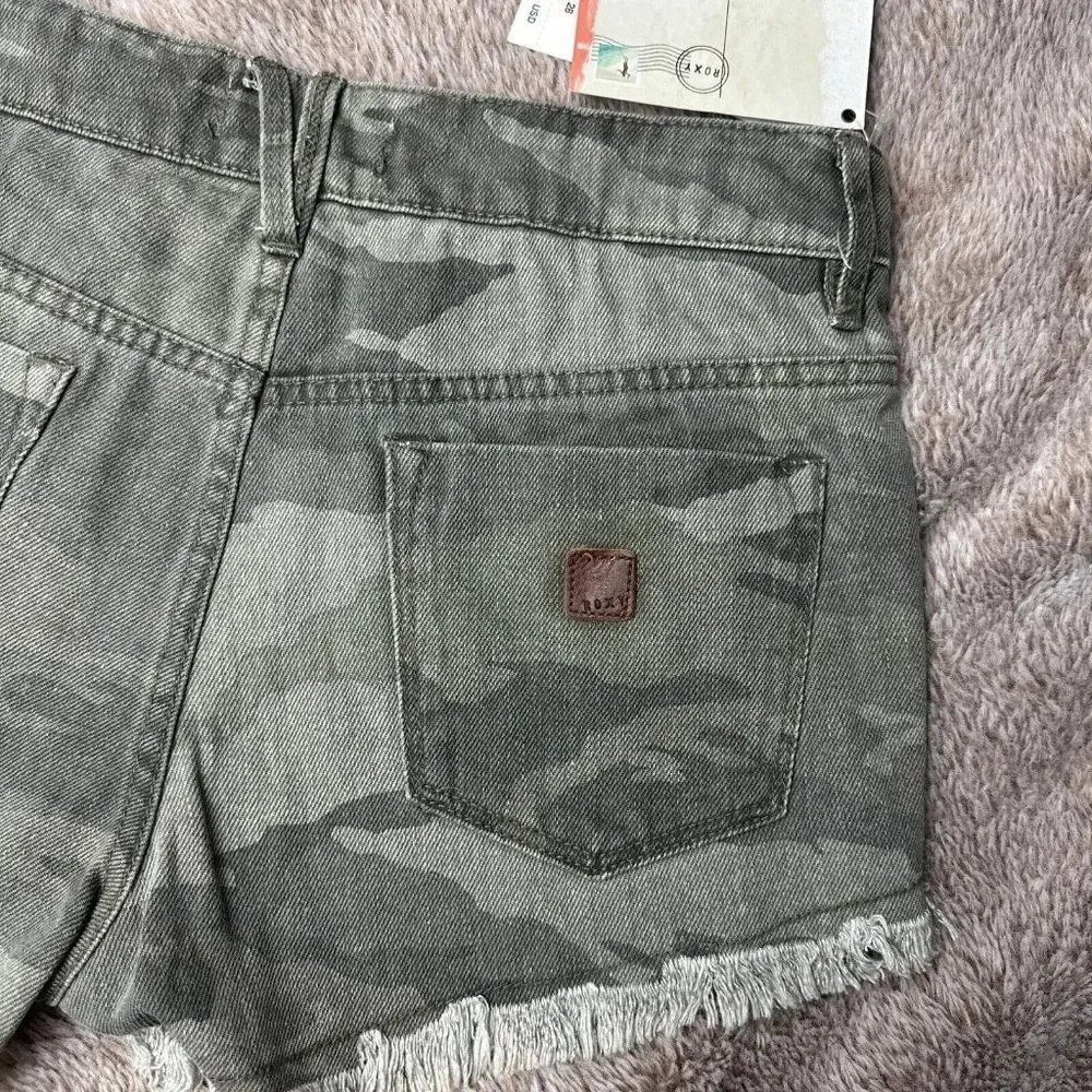 Roxy Denim Shorts Breaking Camo Cutoff Mid Rise Women's Frayed Beaded New - Picture 10 of 16